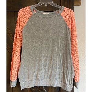 Lace Sleeve L/S top
